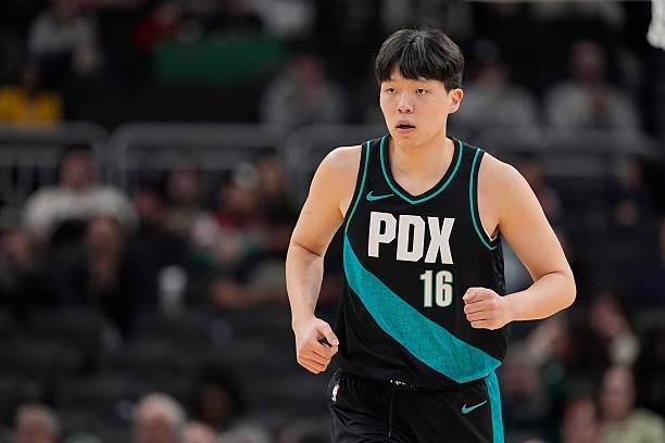 开云体育在线-又是折返跑的一天，杨瀚森登场6分钟1中0得到1板1助&amp;amp;遭隔扣